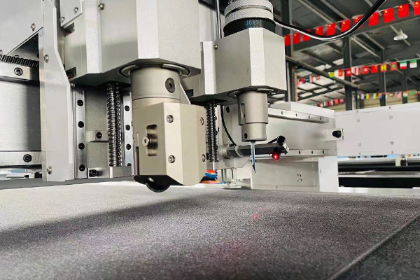 máquina de corte de plataforma fixa e máquina de corte de alimentação automática