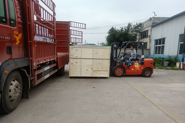 O processo de transporte da máquina de corte digital YUCHEN