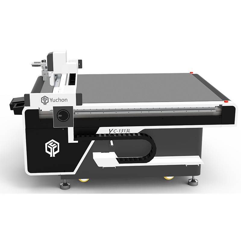 Mini máquina de corte de couro CNC Yuchon 1313L com preço baixo
