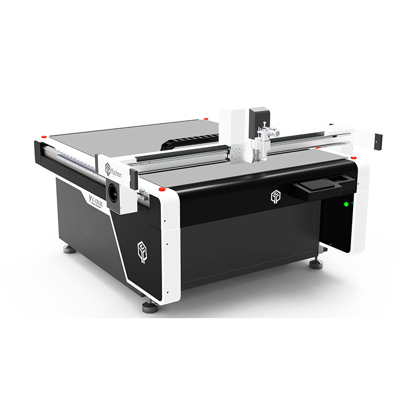Mini máquina de corte de couro CNC Yuchon 1313L com preço baixo